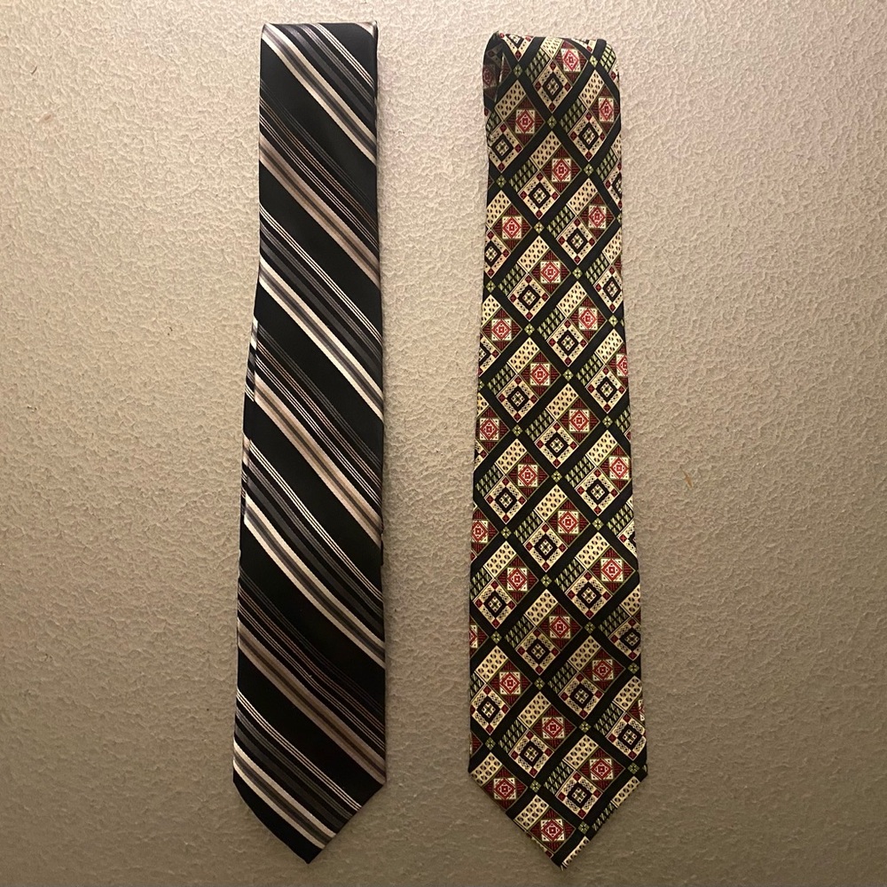 Pronto Uomo Black and Gold Classic Tie